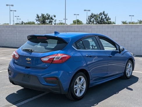 Used 2017 Chevrolet Cruze LT w/ Convenience Package FWD image 5