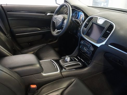 Used 2023 Chrysler 300 Touring L image 26