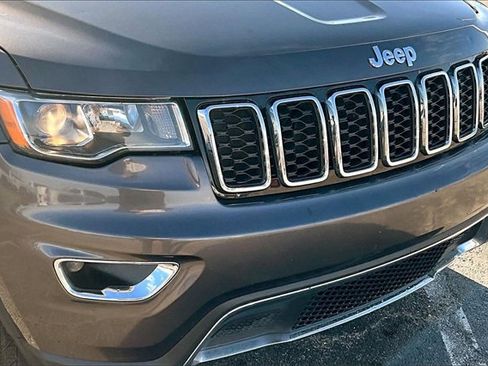 Used 2019 Jeep Grand Cherokee Limited w/ Trailer Tow Group IV image 33