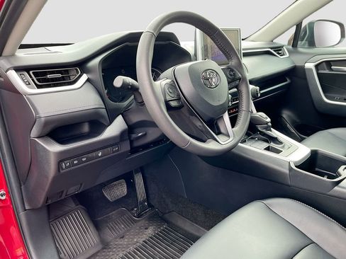 Used 2025 Toyota RAV4 XLE Premium w/ Weather Package AWD/4WD image 9