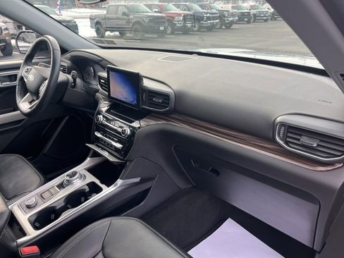 Used 2022 Ford Explorer Limited w/ Equipment Group 301A image 20
