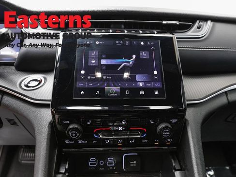 Used 2025 Jeep Grand Cherokee Altitude AWD/4WD image 12