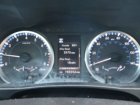 Used 2017 Toyota Highlander Plus w/ Carpet Mat Package AWD/4WD image 35