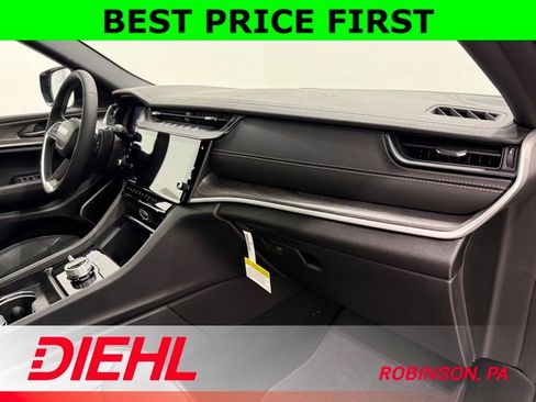 New 2026 Jeep Grand Cherokee Limited AWD/4WD image 17