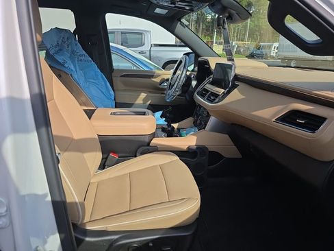 Used 2024 Chevrolet Tahoe Premier w/ Premium Package image 9