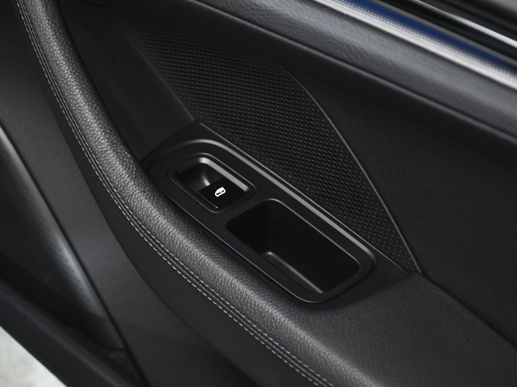 Used 2025 Porsche Panamera 4 E-Hybrid AWD/4WD image 18