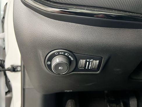 New 2026 Jeep Compass Latitude image 17