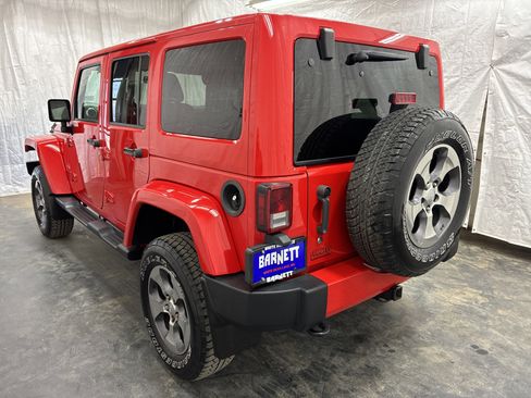 Used 2016 Jeep Wrangler Unlimited Sahara w/ Dual Top Group image 5