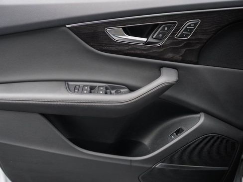 Used 2023 Audi Q8 Premium Plus w/ Premium Plus Package image 36