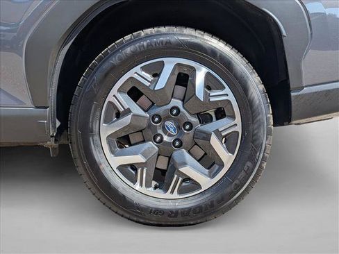 Used 2025 Subaru Forester Premium AWD/4WD image 24