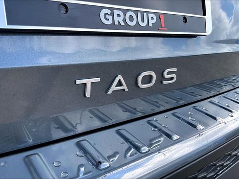 Used 2022 Volkswagen Taos SE FWD image 31