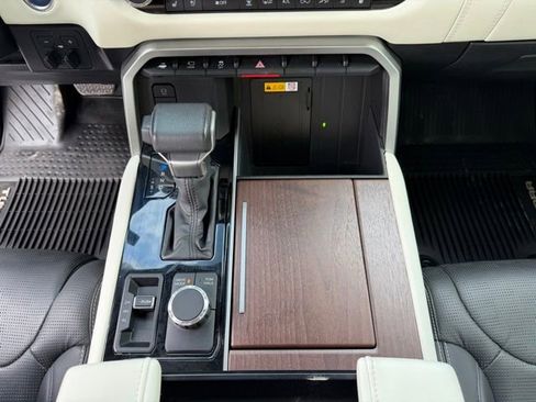 Used 2024 Toyota Tundra Capstone image 18