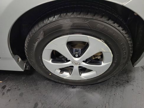 Used 2012 Toyota Prius Three image 10