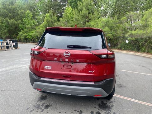 Used 2023 Nissan Rogue SV FWD image 4