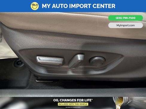 Used 2021 Toyota Camry SE image 12