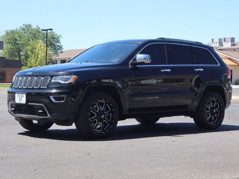 Used 2018 Jeep Grand Cherokee Overland AWD/4WD image 11