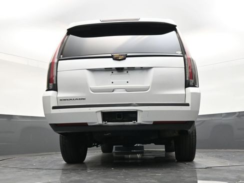 Used 2018 Cadillac Escalade ESV Luxury RWD image 24