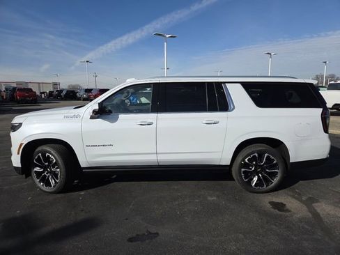New 2026 Chevrolet Suburban High Country AWD/4WD image 29
