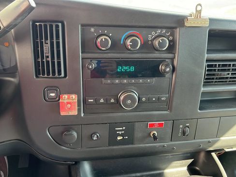 Used 2014 GMC Savana 2500 RWD image 21