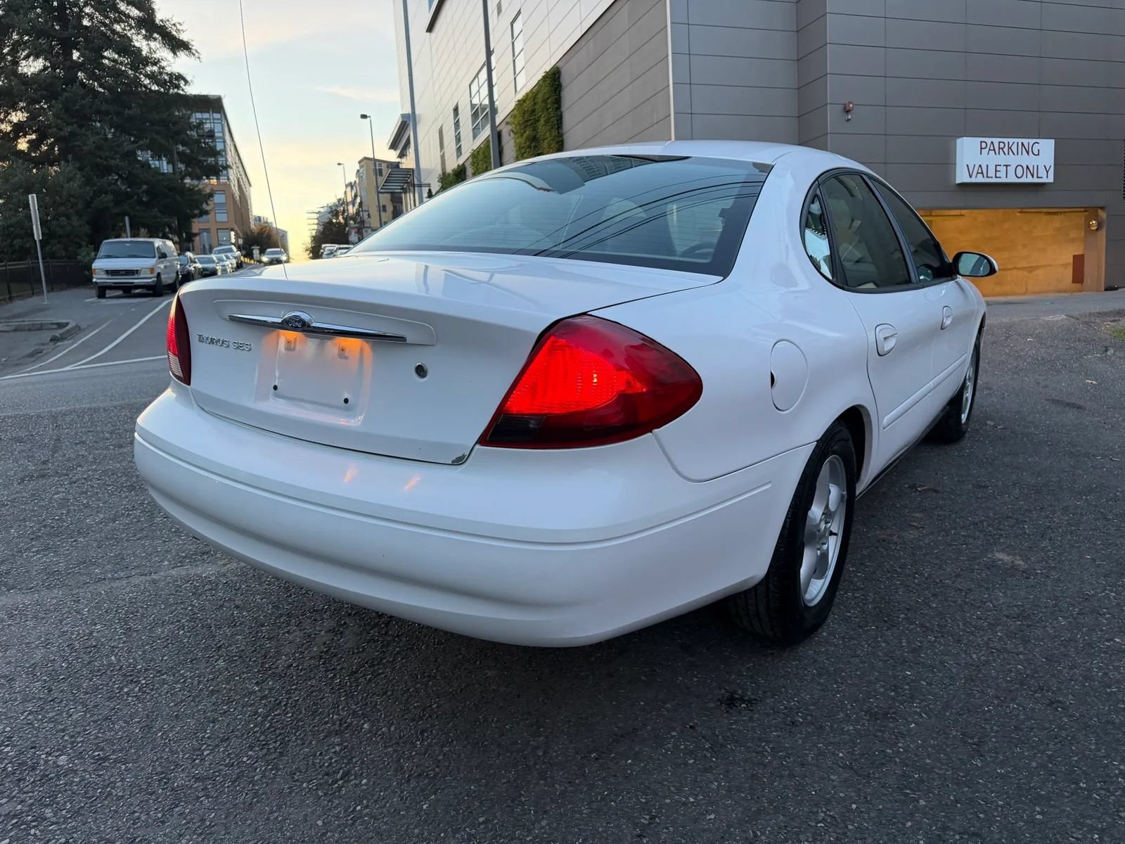 Used 2001 Ford Taurus SES FWD image 7