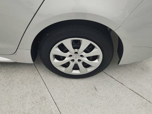 Used 2025 Toyota Corolla LE FWD image 28
