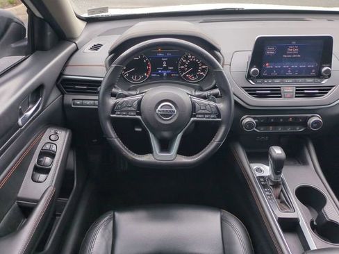 Used 2019 Nissan Altima 2.5 SR w/ SR Premium Package FWD image 15