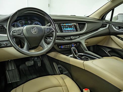 Used 2019 Buick Enclave Essence FWD image 31