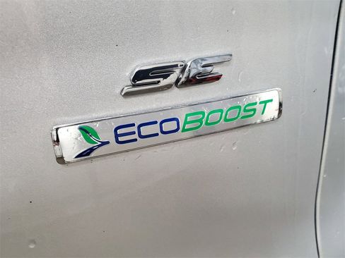 Used 2014 Ford Escape SE w/ Equipment Group 201A image 3