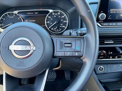Used 2023 Nissan Rogue SV FWD image 21