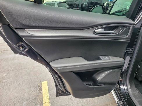 Used 2022 Alfa Romeo Stelvio Veloce image 19