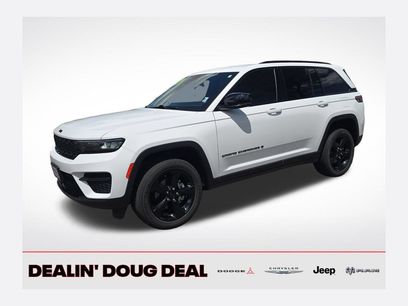 Used 2023 Jeep Grand Cherokee Altitude