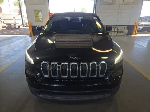 Used 2016 Jeep Cherokee Sport FWD image 7