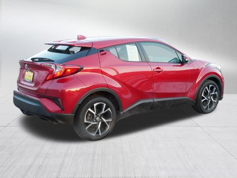 Used 2020 Toyota C-HR XLE image 7