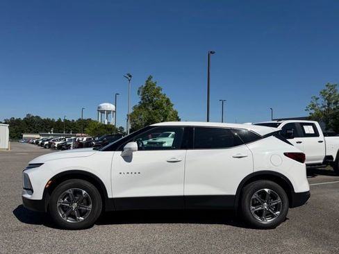 Used 2023 Chevrolet Blazer LT FWD image 7