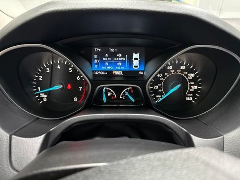 Used 2018 Ford Focus SE FWD image 14