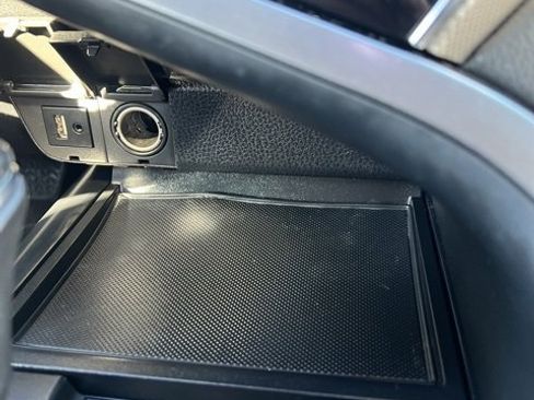 Used 2018 Toyota Camry L image 31