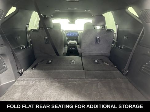 Used 2024 Chevrolet Traverse LT w/ LPO, Floor Liner Package FWD image 30