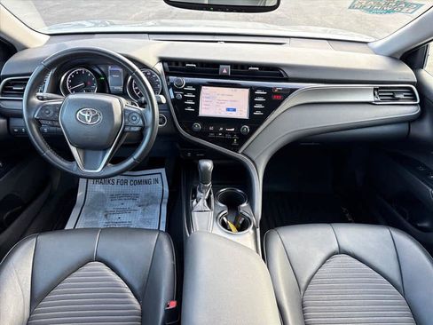Used 2019 Toyota Camry SE w/ Convenience Package FWD image 10