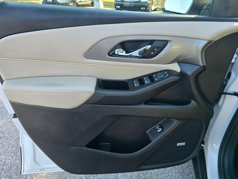 Used 2023 Chevrolet Traverse LT w/ LT Premium Package image 10