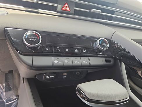New 2025 Hyundai Elantra Blue image 12