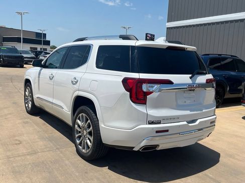 Used 2022 GMC Acadia Denali w/ Denali Technology Package FWD image 2