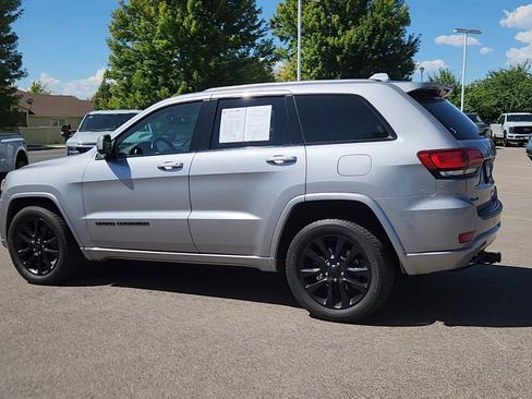 Used 2019 Jeep Grand Cherokee Altitude AWD/4WD image 19