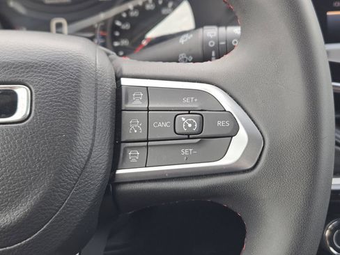 Used 2024 Jeep Compass Trailhawk AWD/4WD image 24