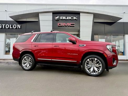 Used 2022 GMC Yukon SLT w/ SLT Luxury Package image 1