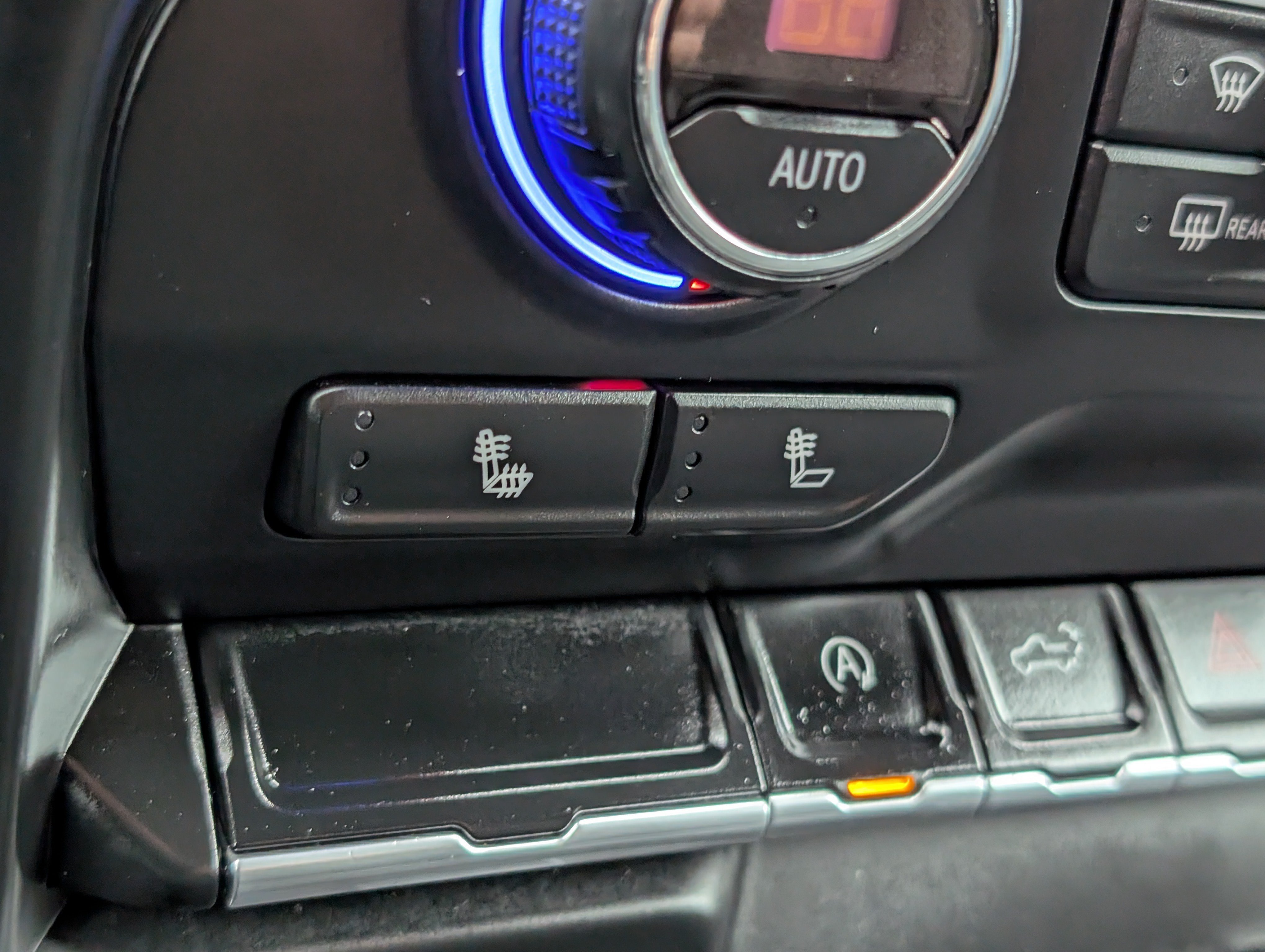 Used 2019 Chevrolet Silverado 1500 LT w/ All-Star Edition AWD/4WD image 27