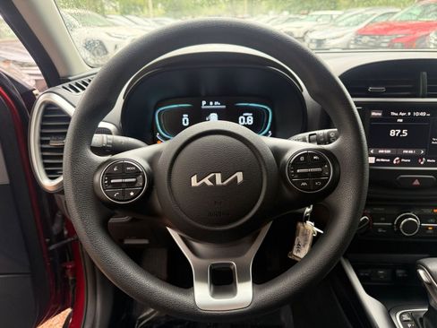 Used 2025 Kia Soul LX w/ LX Technology Package image 24