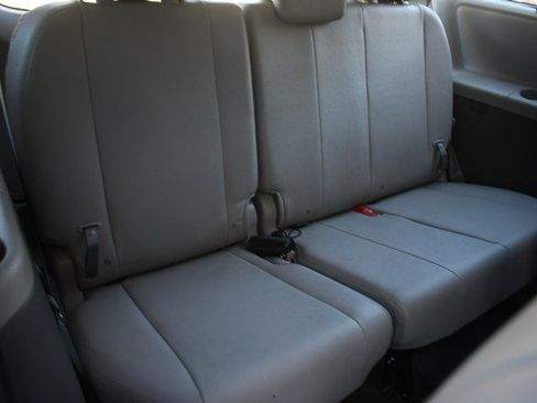Used 2017 Toyota Sienna XLE Premium FWD image 31