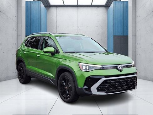 Used 2025 Volkswagen Taos SEL image 1