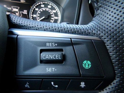 New 2025 Mitsubishi Outlander SE image 34