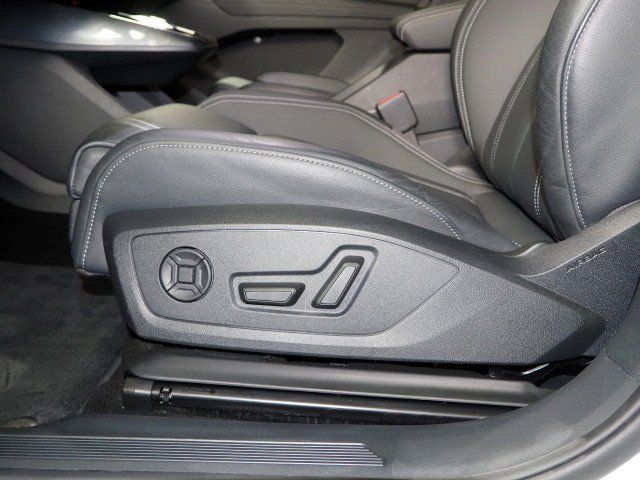 Used 2024 Audi Q4 e-tron quattro Prestige Sportback AWD/4WD image 56